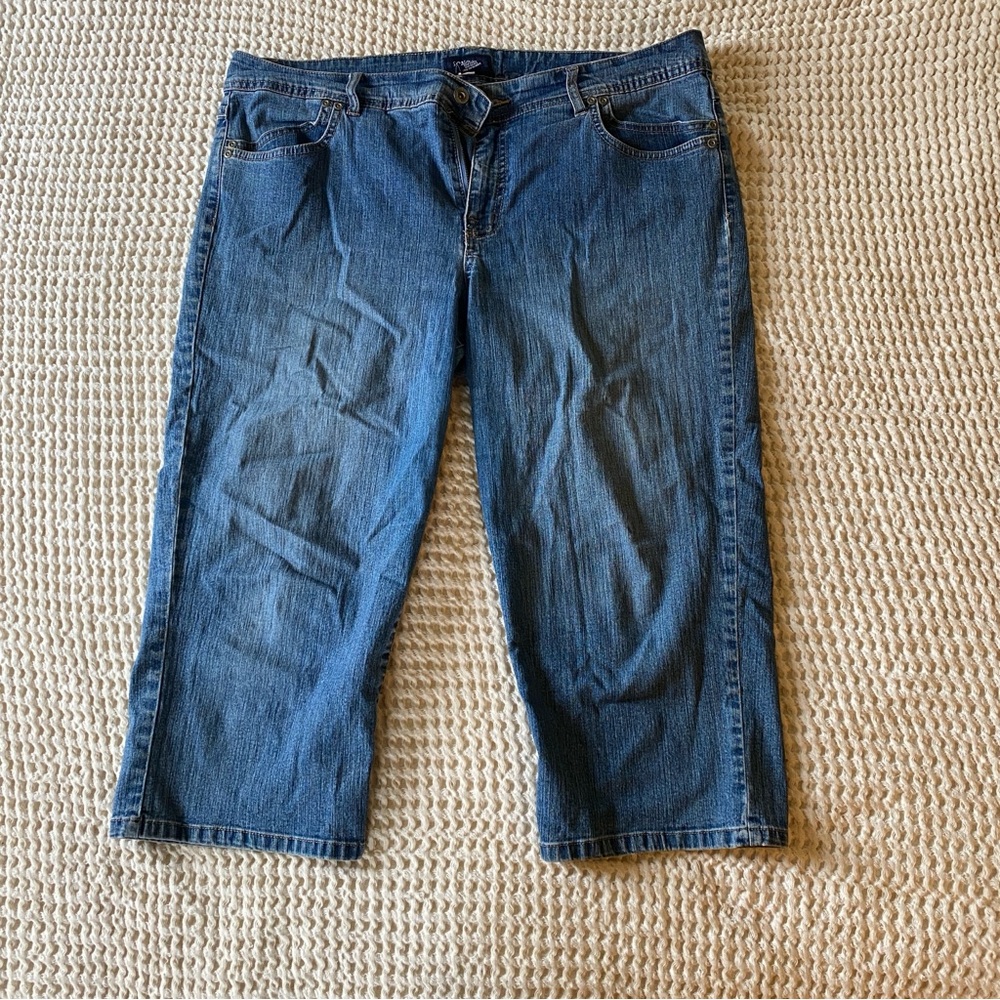 Sonoma women denim capris size 16